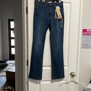 Levi slimming bootcut jeans